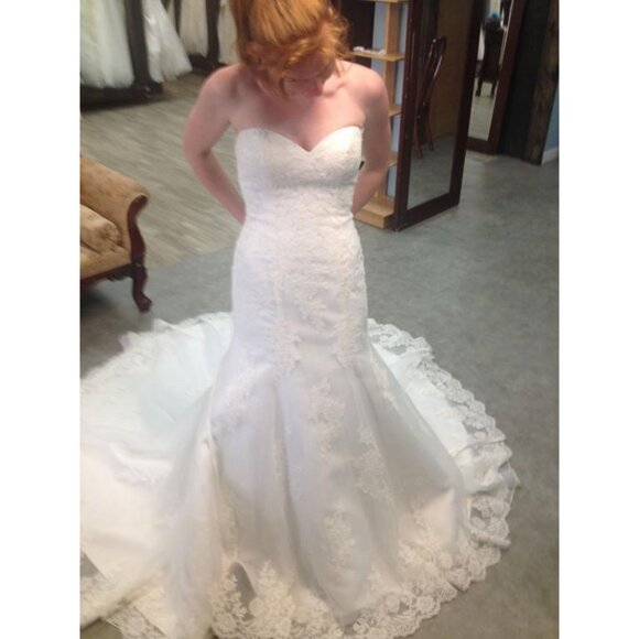 USED SAMPLE Fit & Flare Sexy Lace Wedding Dress Romantic Mermaid Lace Corset - Picture 8 of 14